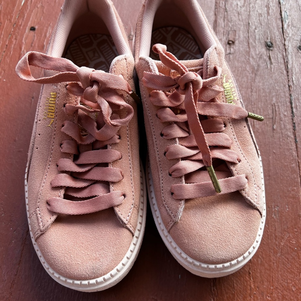 Pink Pumas size 6